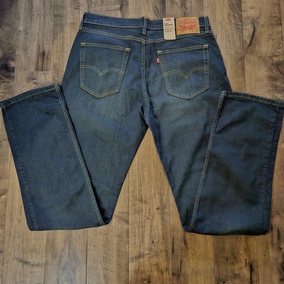 Levi's - Picture 3 of 4